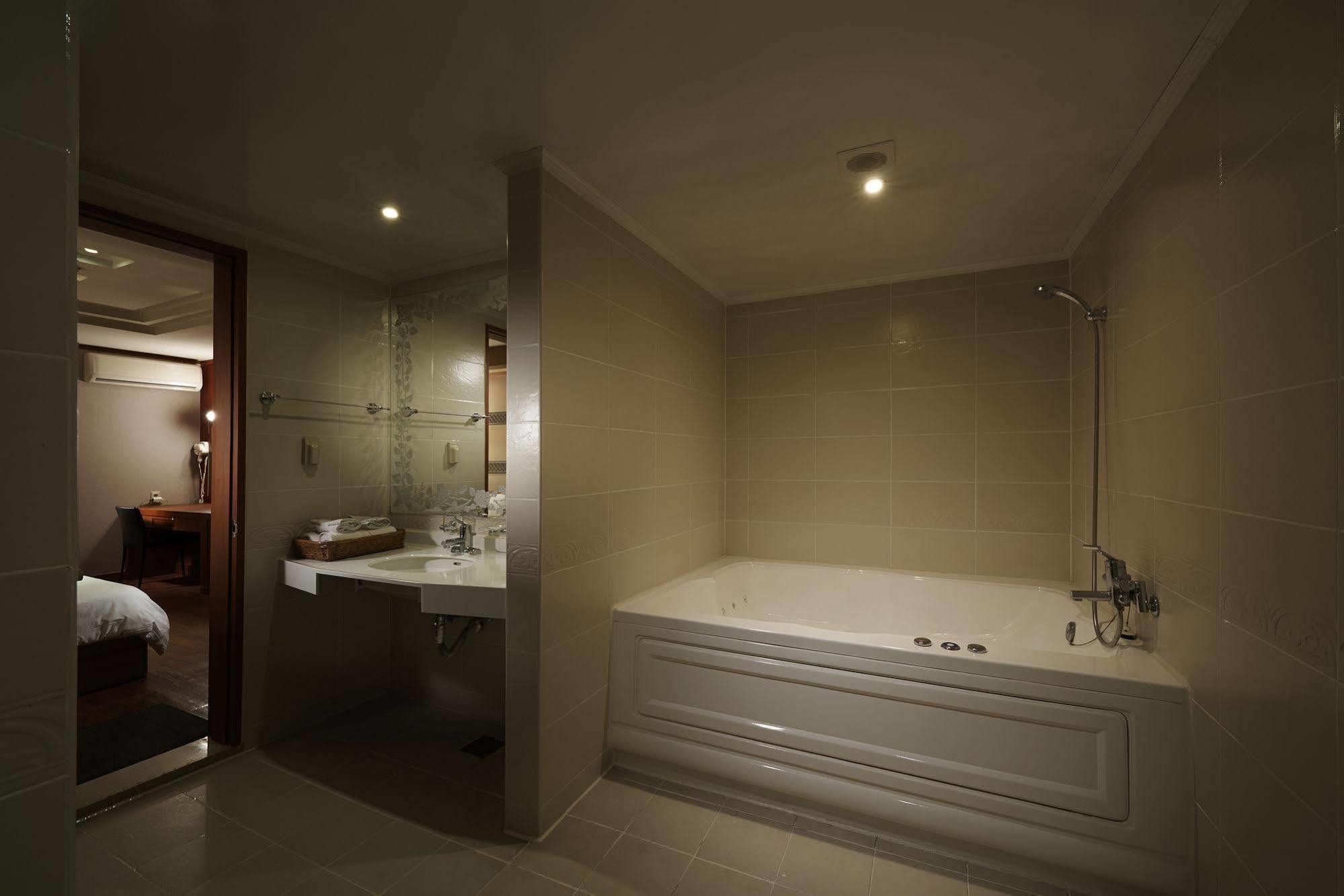 Hotel Noblesse, Yeoksam Seul Exterior foto
